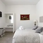 Vip فندق مبيت وإفطار 4*