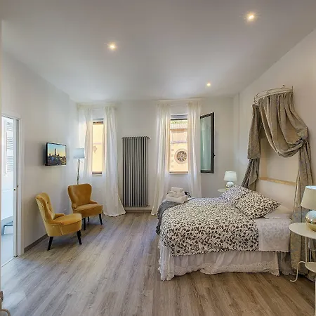 فندق مبيت وإفطار Vip سيينا