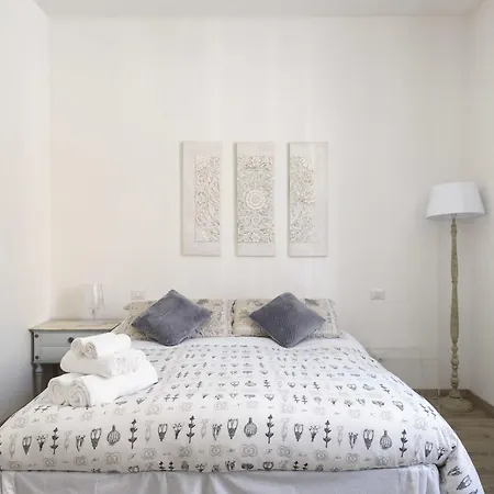 Vip Bed and Breakfast 4*